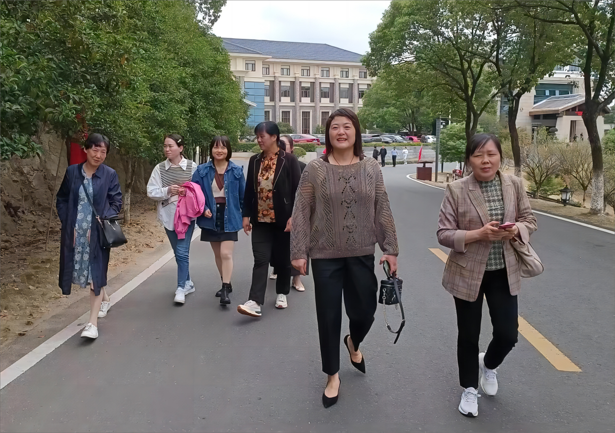 出游.jpg